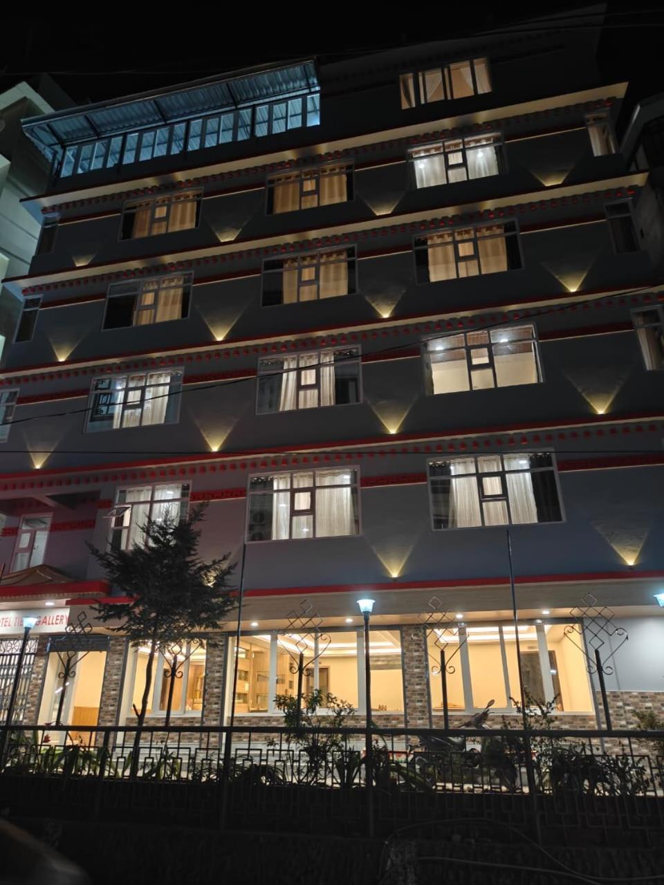 Hotel Tibet Gallery Гангток Екстериор снимка
